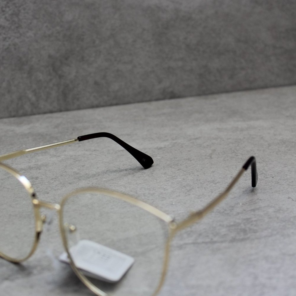 Clear lens thin frame glasses - Picture 5 of 11